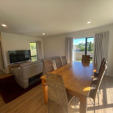 Modern Home By The Reserve Auckland Esterno foto